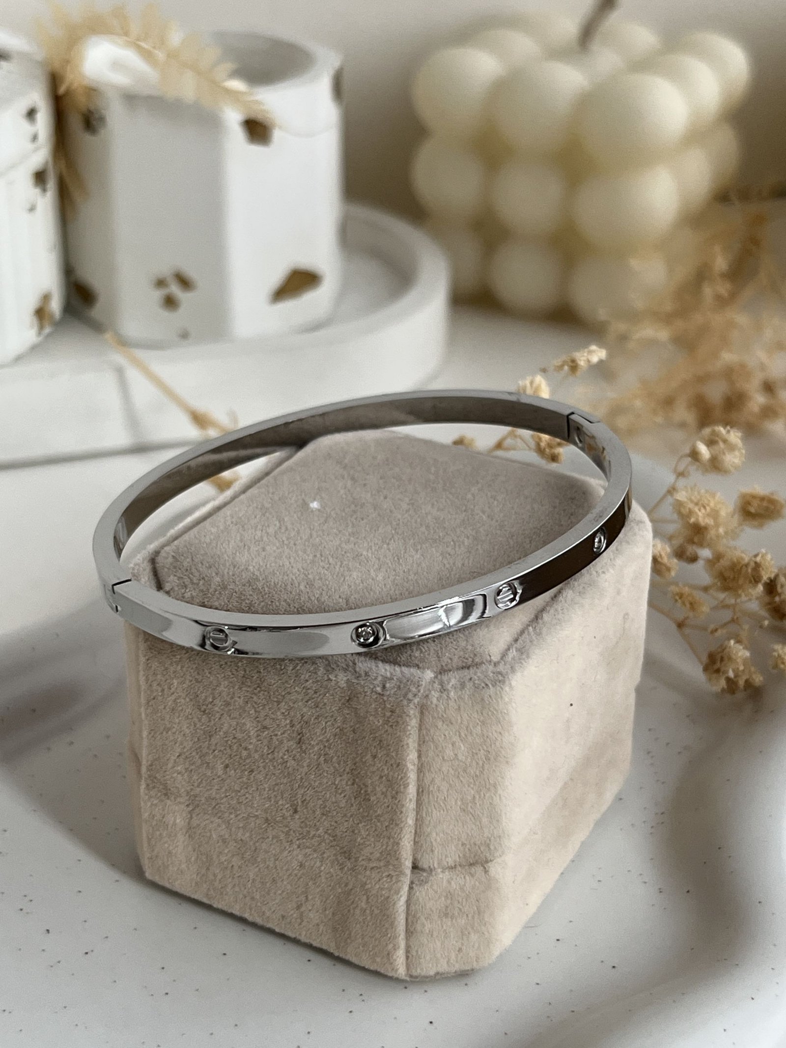 Eterna Bond Infinity Bangle