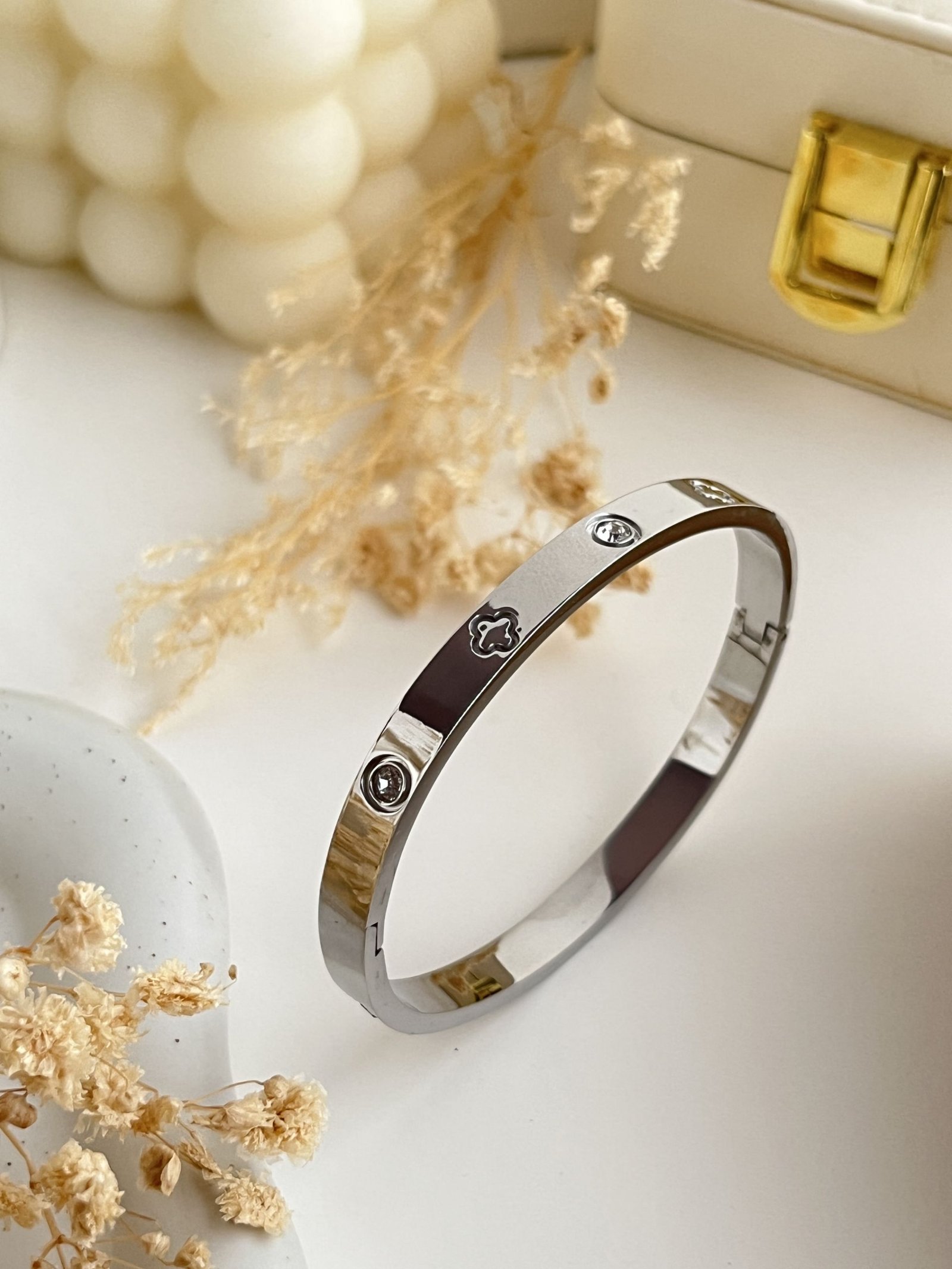 Aurelia Crystal Clover Bangle