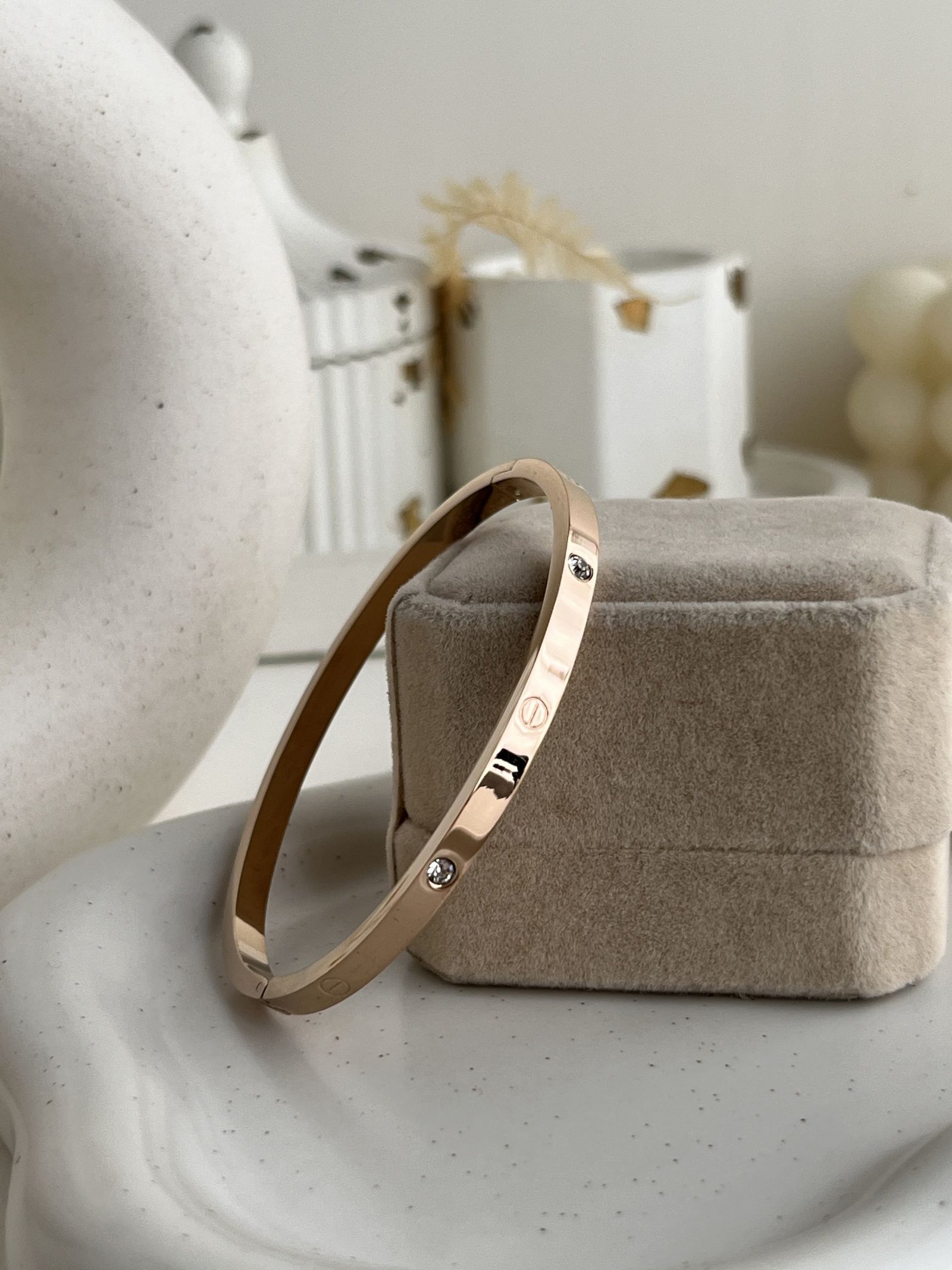 Eterna Bond Infinity Bangle