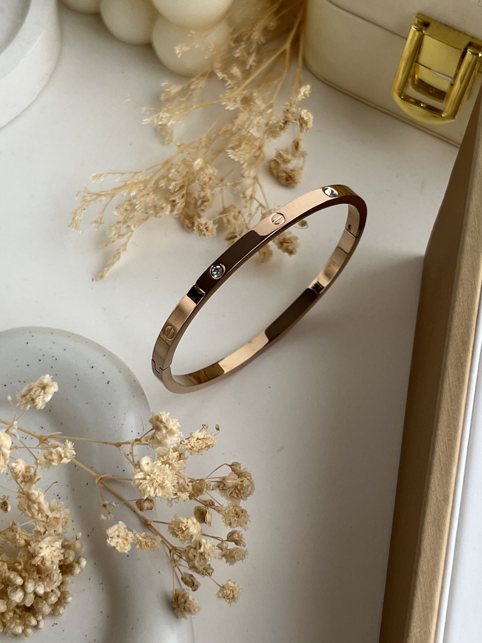 Eterna Bond Infinity Bangle