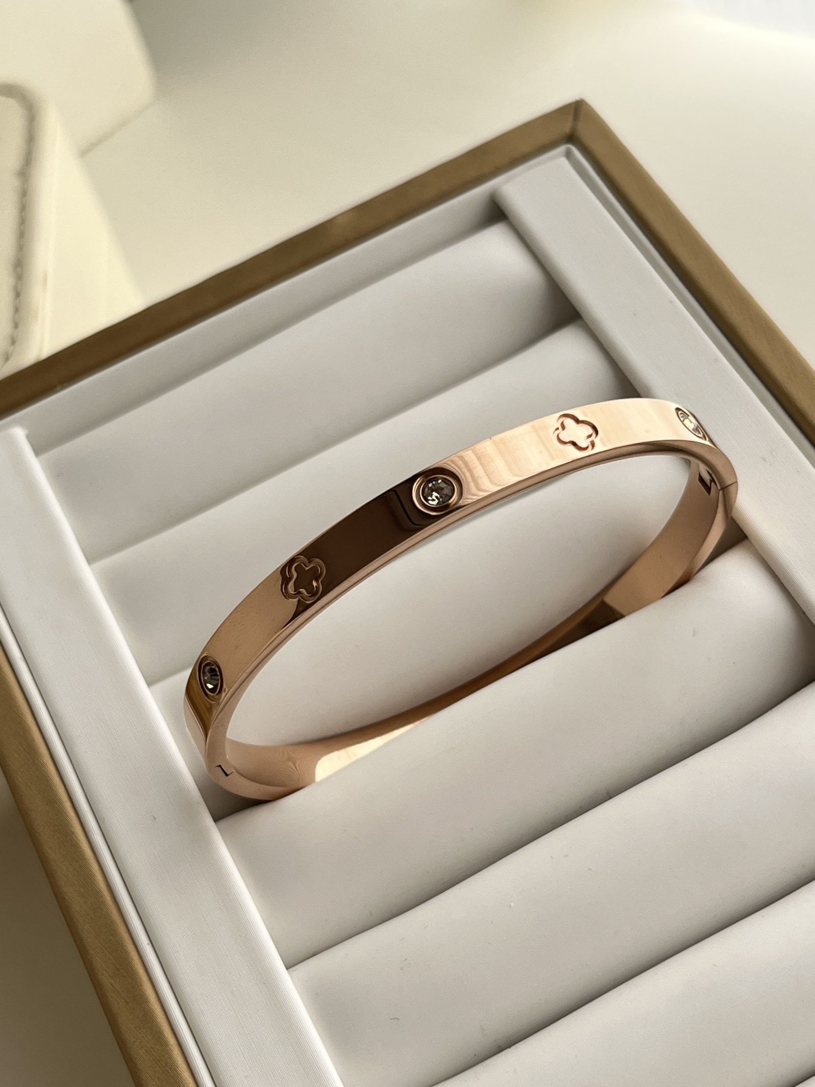 Aurelia Crystal Clover Bangle