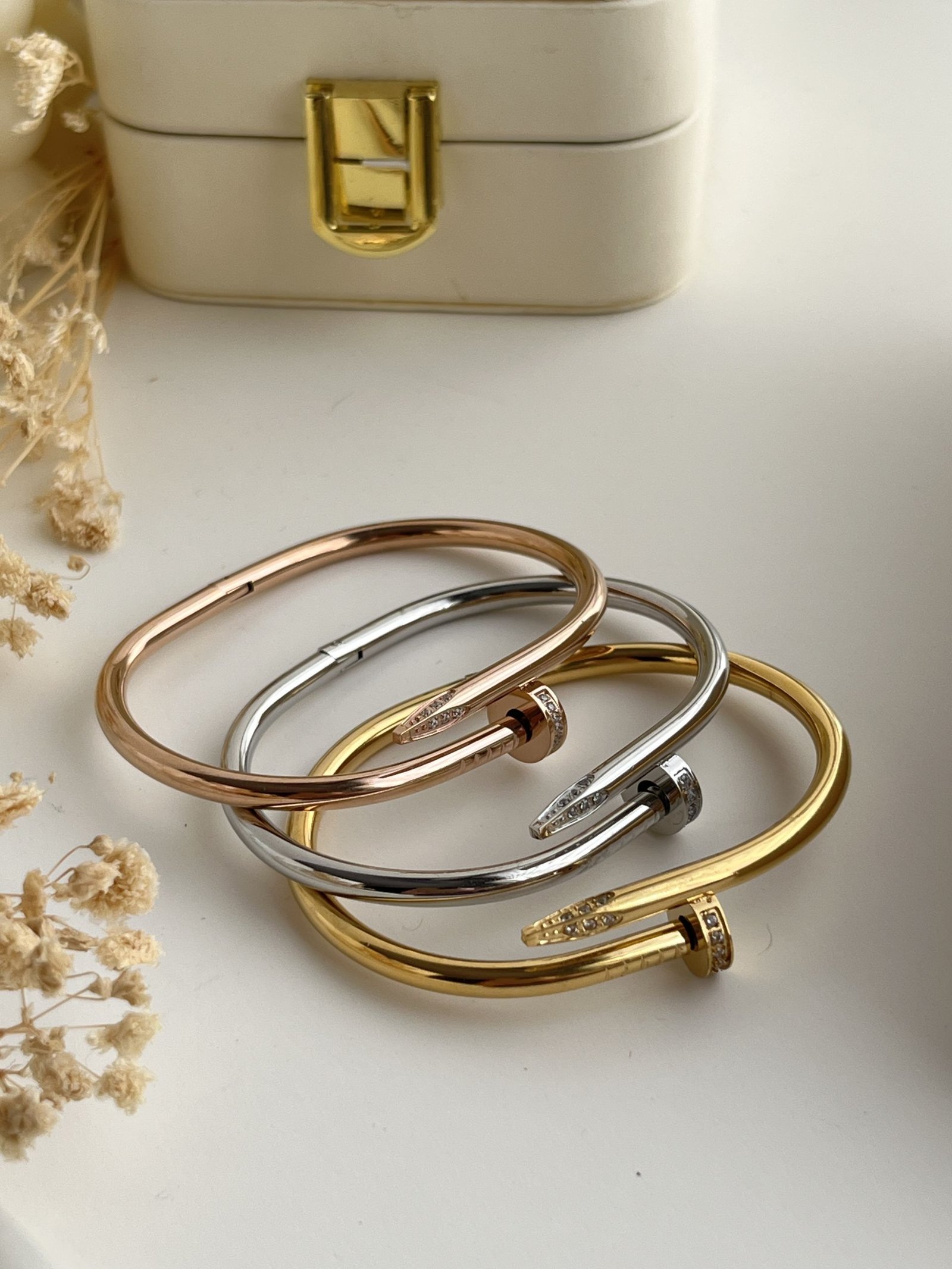 Aurelia Nail Crystal Cuff