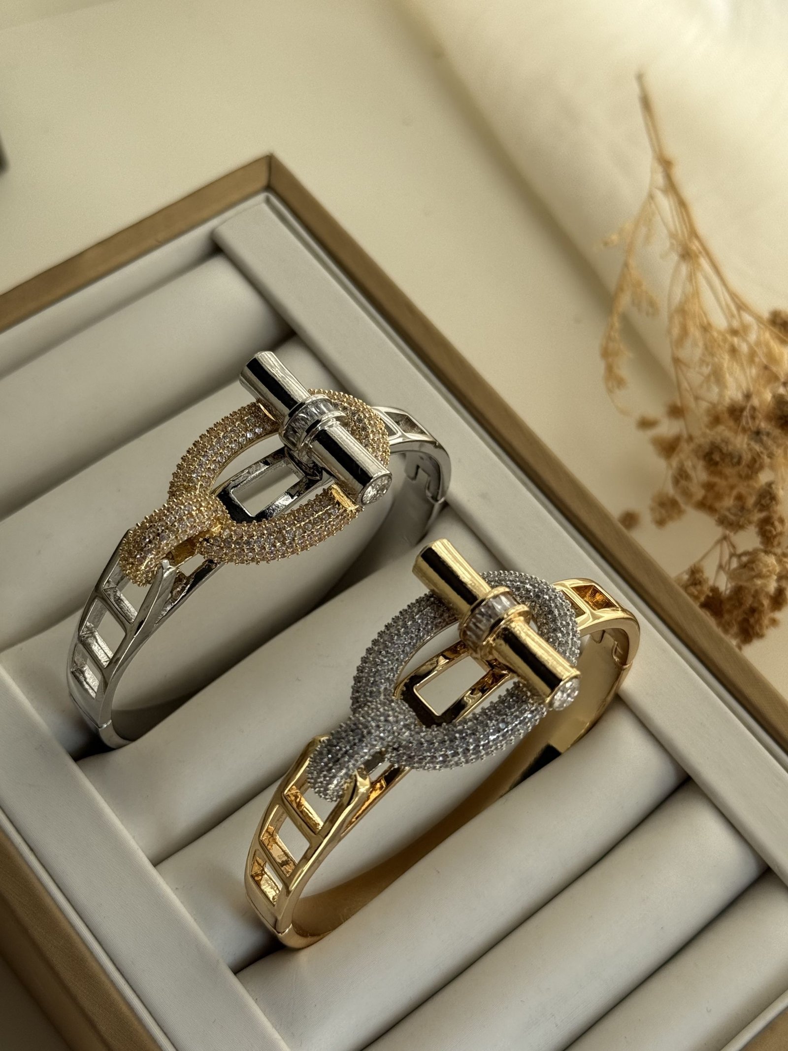 T-Lock Halo Toggle Bracelet