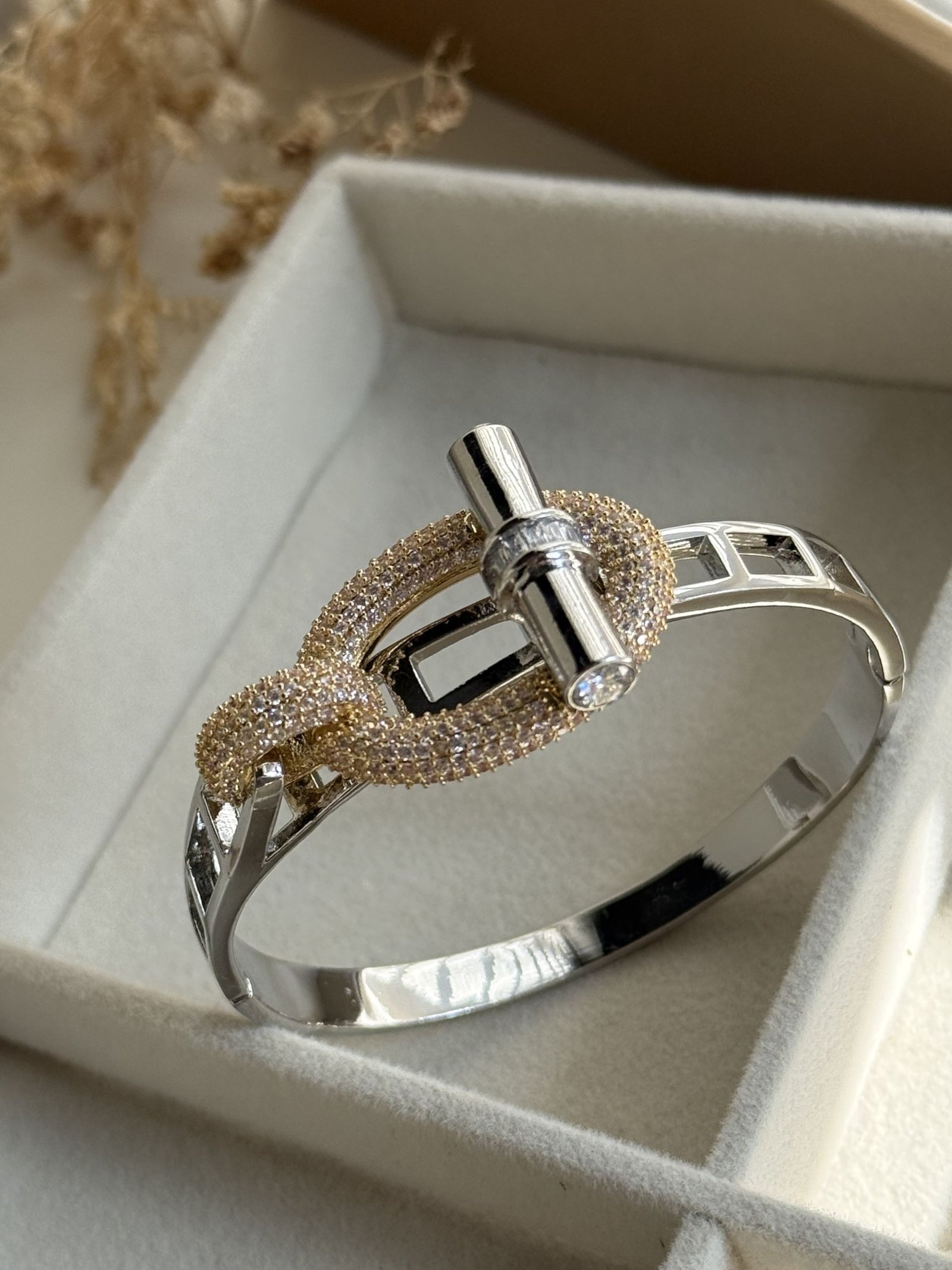 T-Lock Halo Toggle Bracelet
