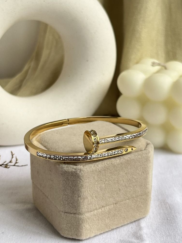 Évara Nail Cuff