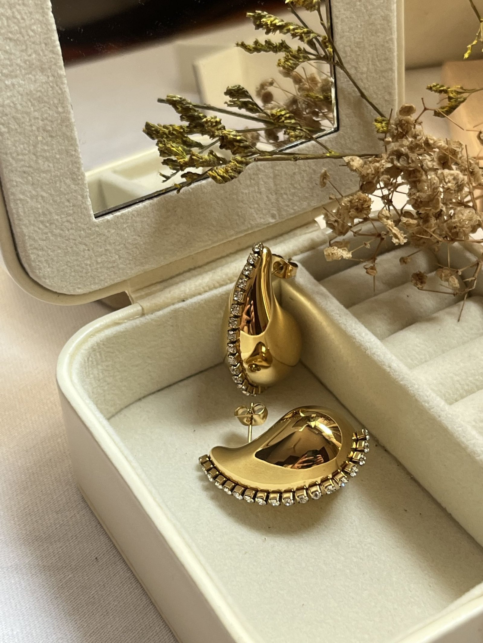 Lunara Teardrop Stud Earrings