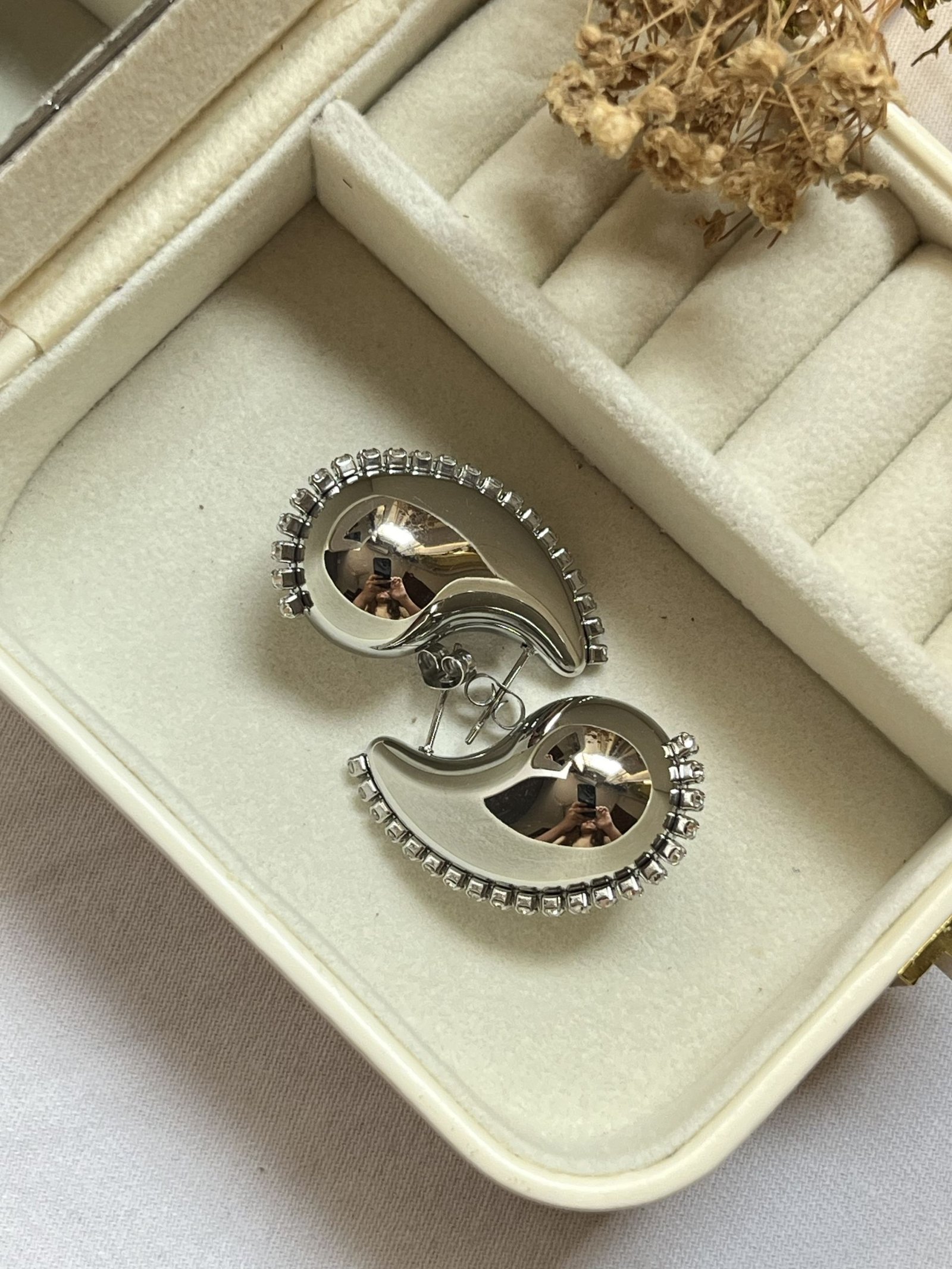 Lunara Teardrop Stud Earrings