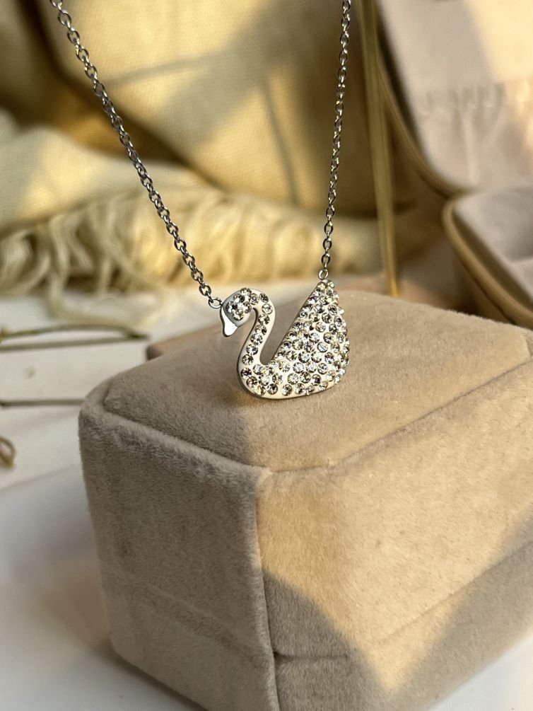 Aurevia Swan Pavé Necklace