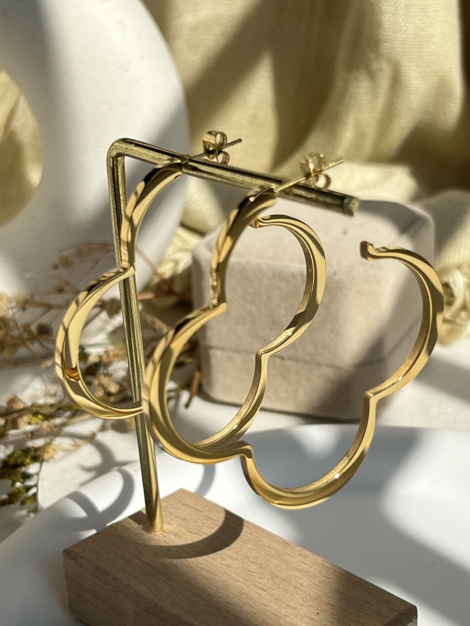 Aurielle Clover Hoop Earrings