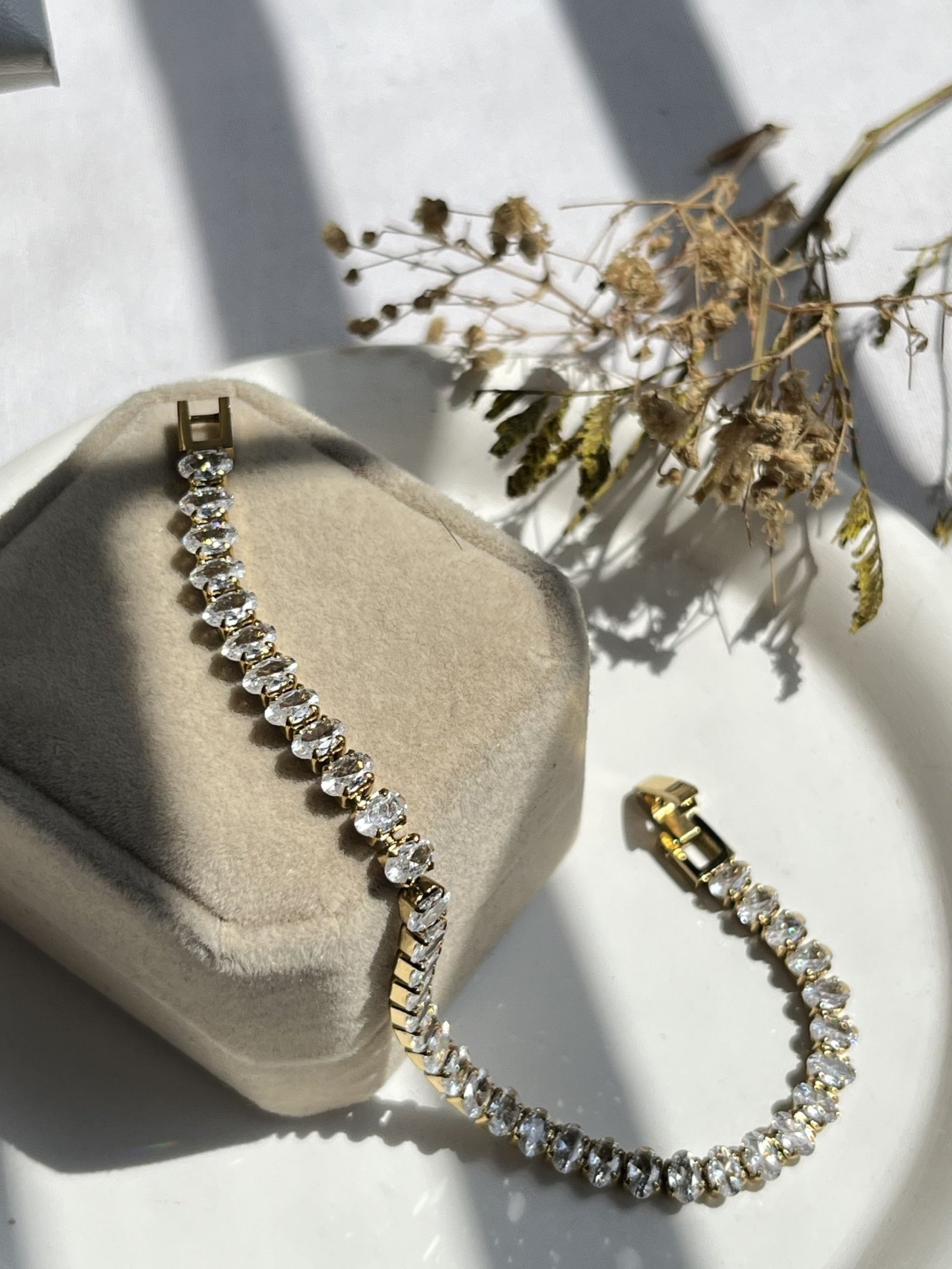 Lunessa Oval Tennis Chain Bracelet