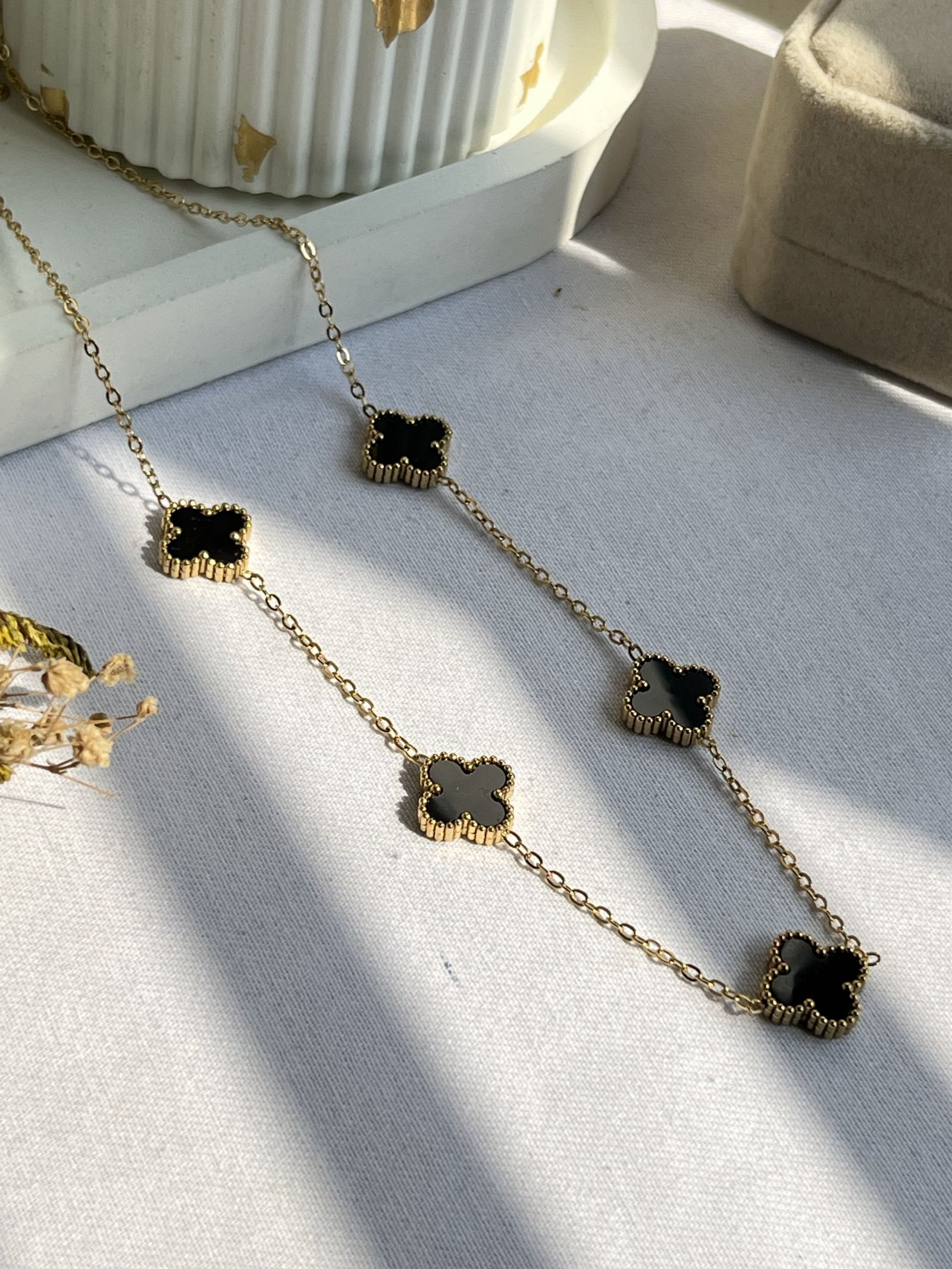 Elvara Five Clover Chain Necklace