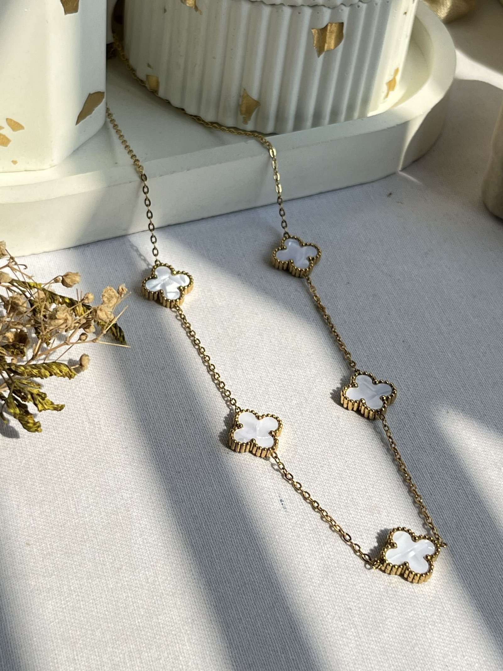 Elvara Five Clover Chain Necklace