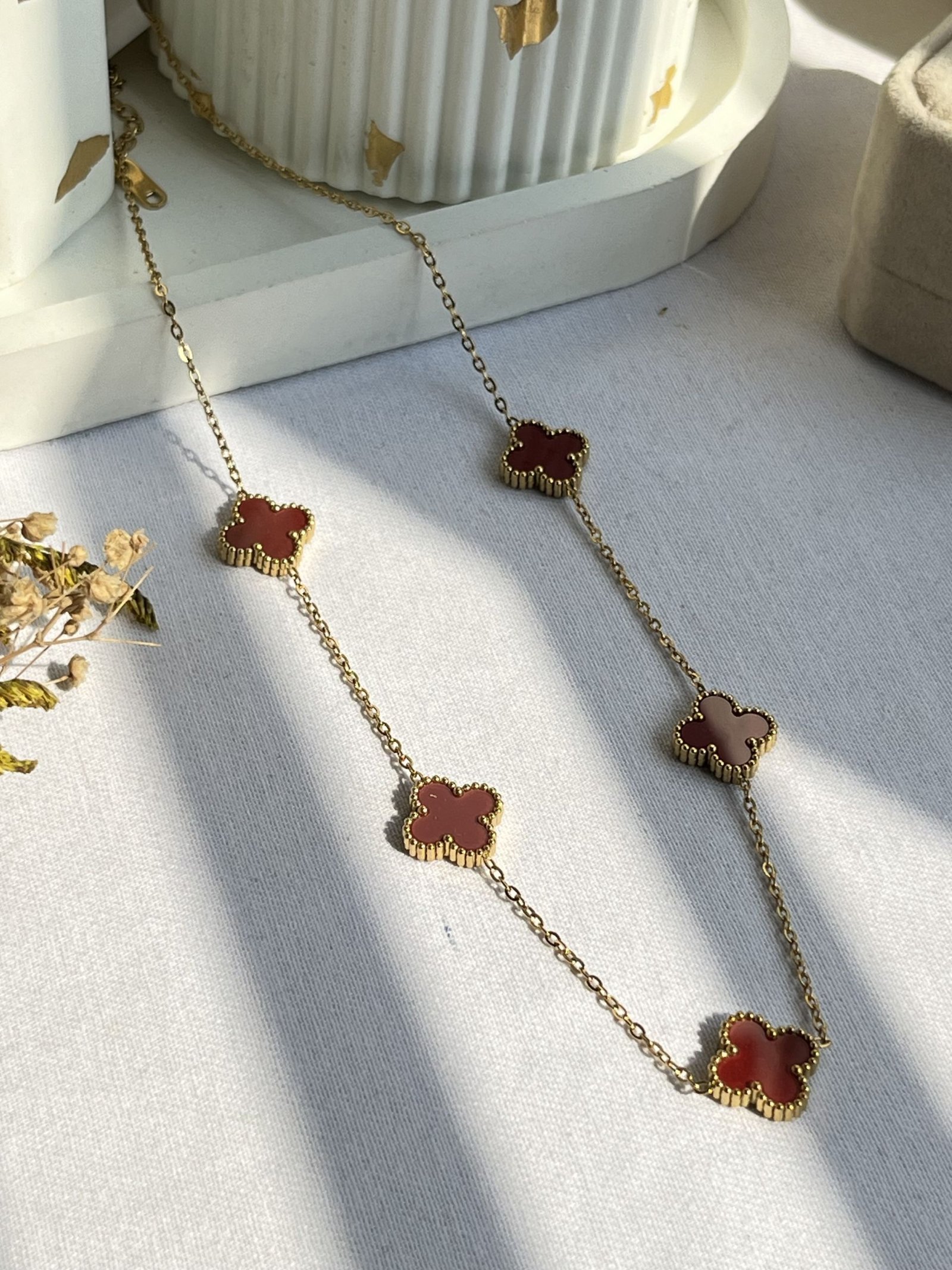 Elvara Five Clover Chain Necklace