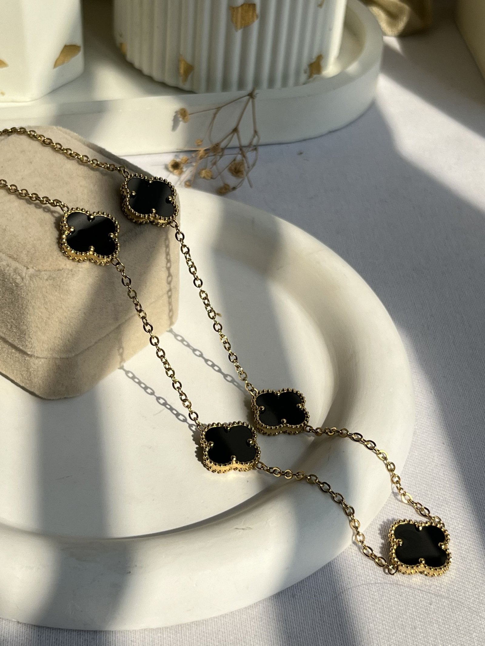 Elvara Pearl Clover Chain Necklace (15 mm)