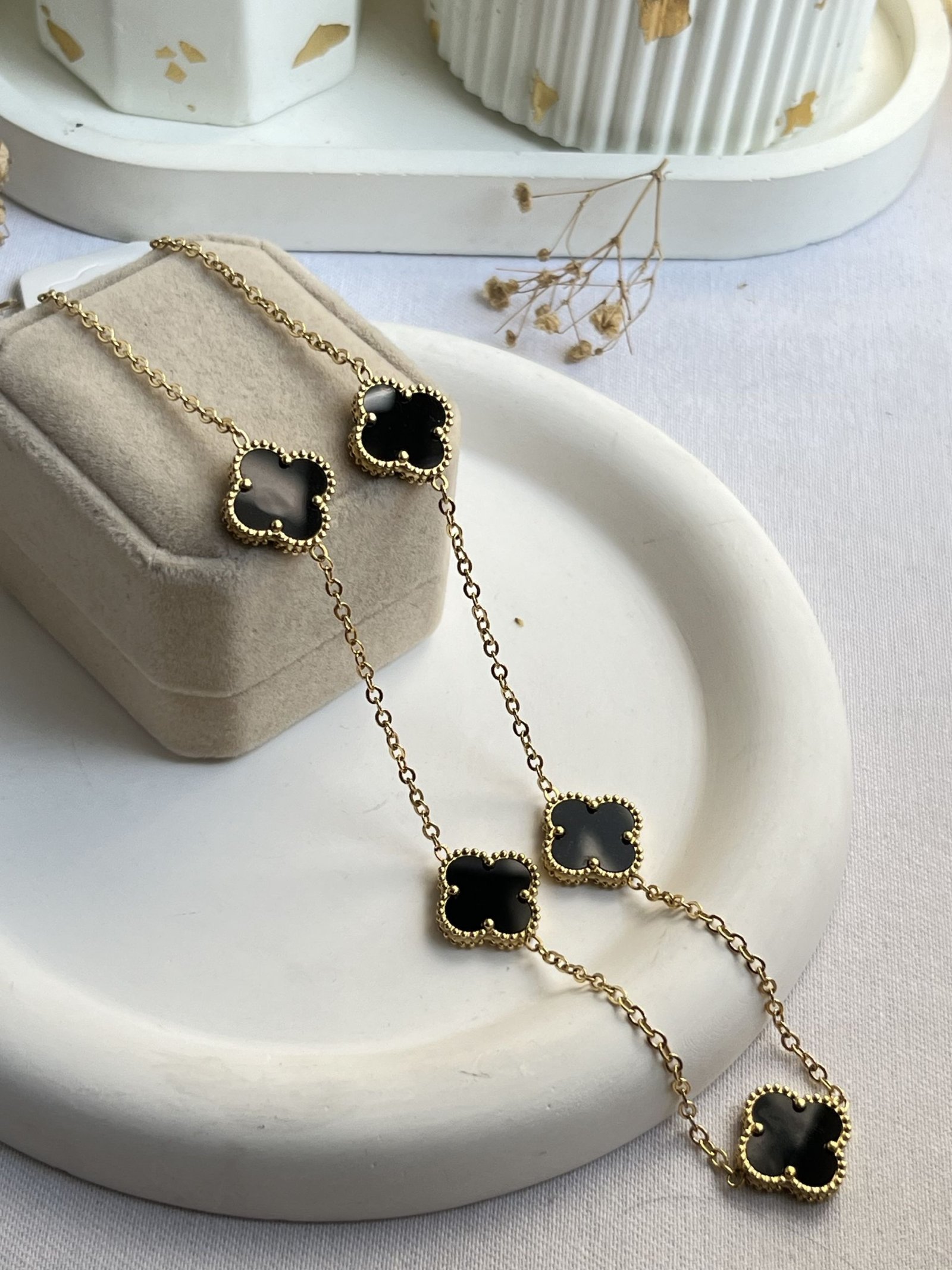 Elvara Pearl Clover Chain Necklace (15 mm)