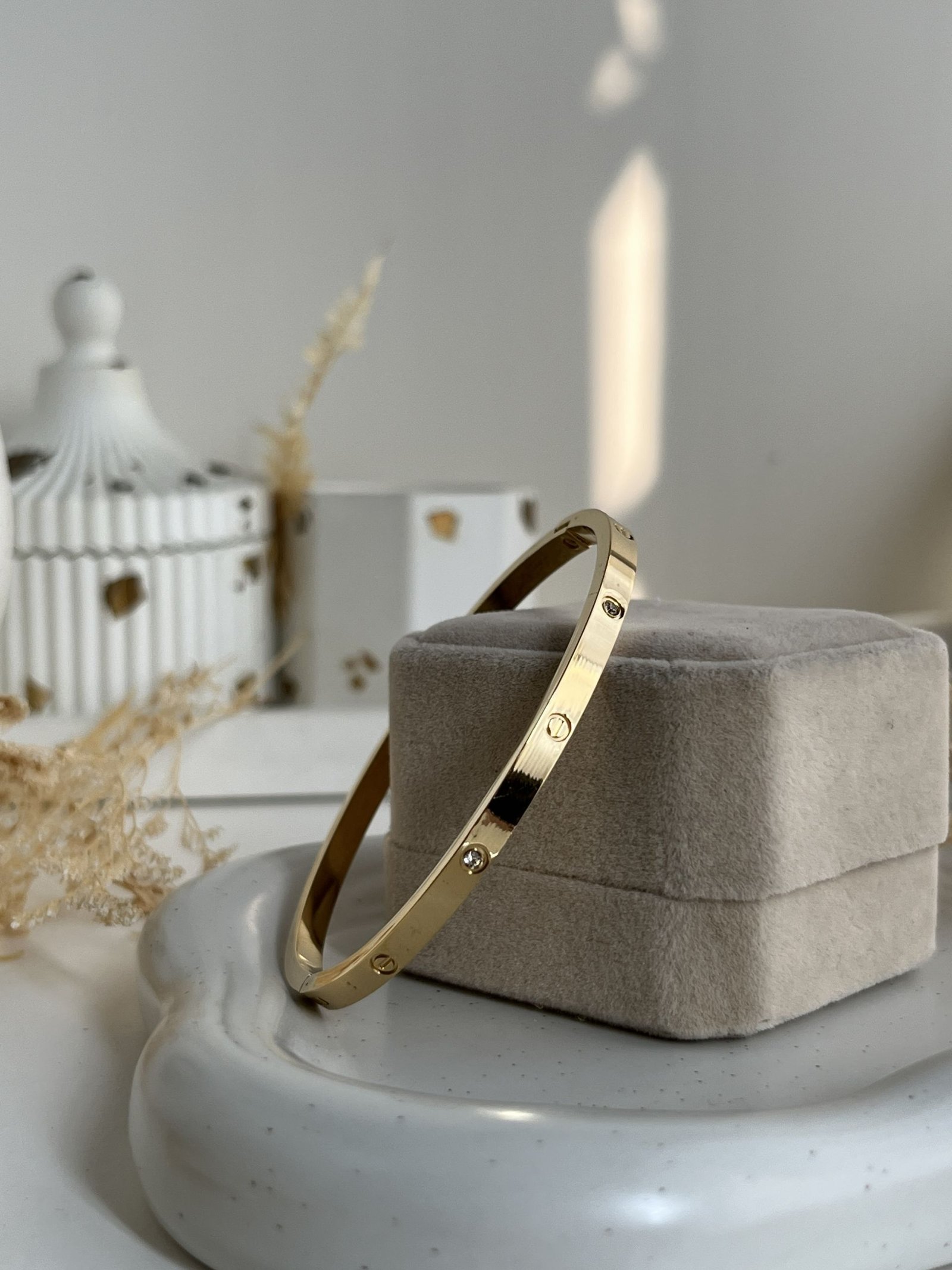 Eterna Bond Infinity Bangle