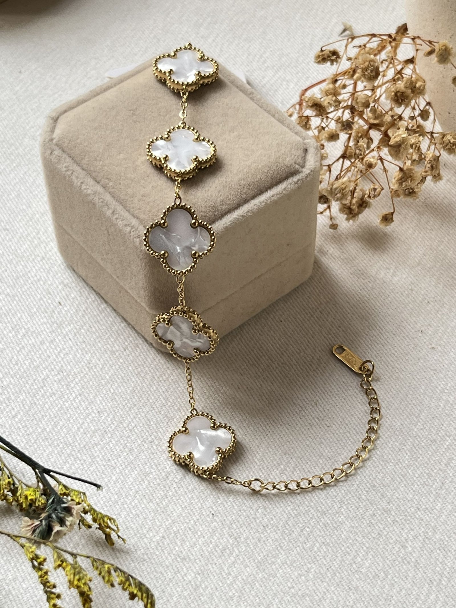 Aurelia Clover Chain Bracelet
