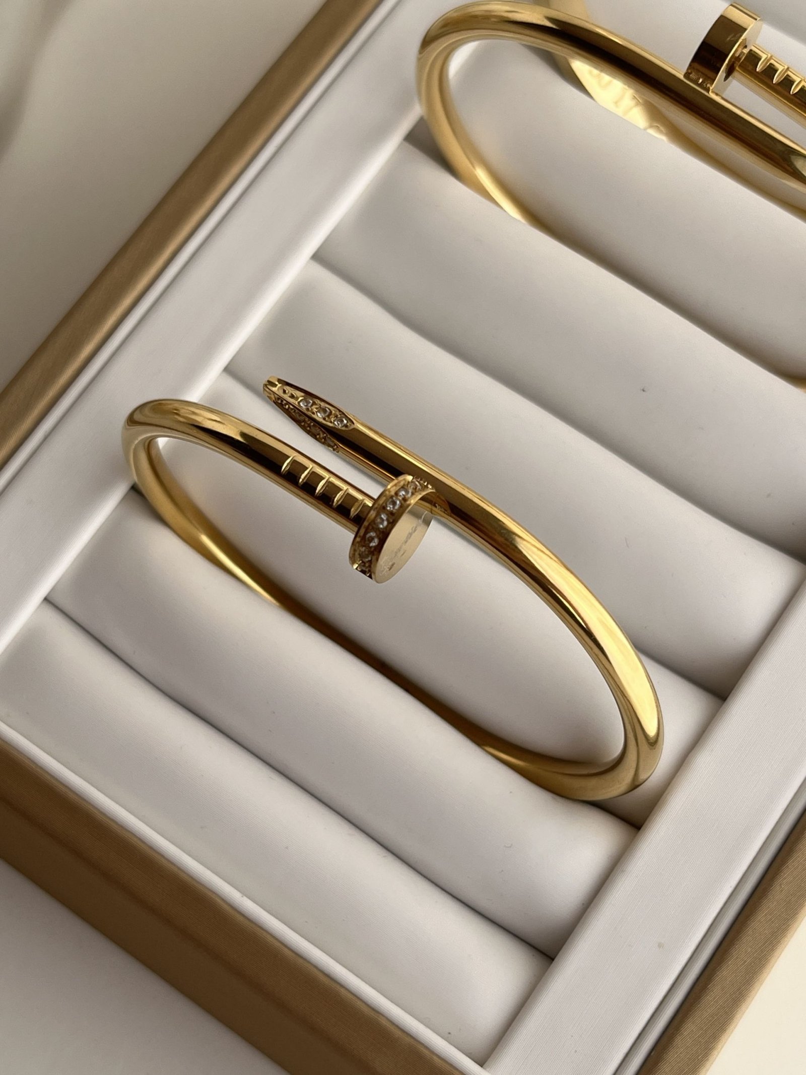 Aurelia Nail Crystal Cuff