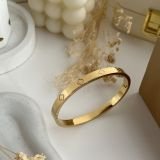 Aurelia Clover Crest Bangle