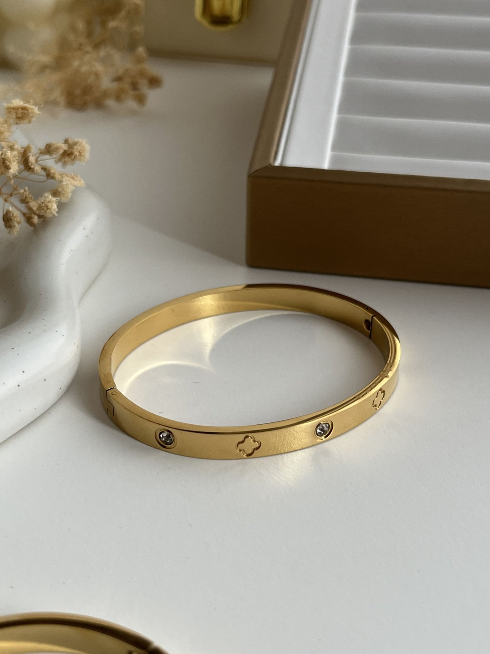 Aurelia Crystal Clover Bangle