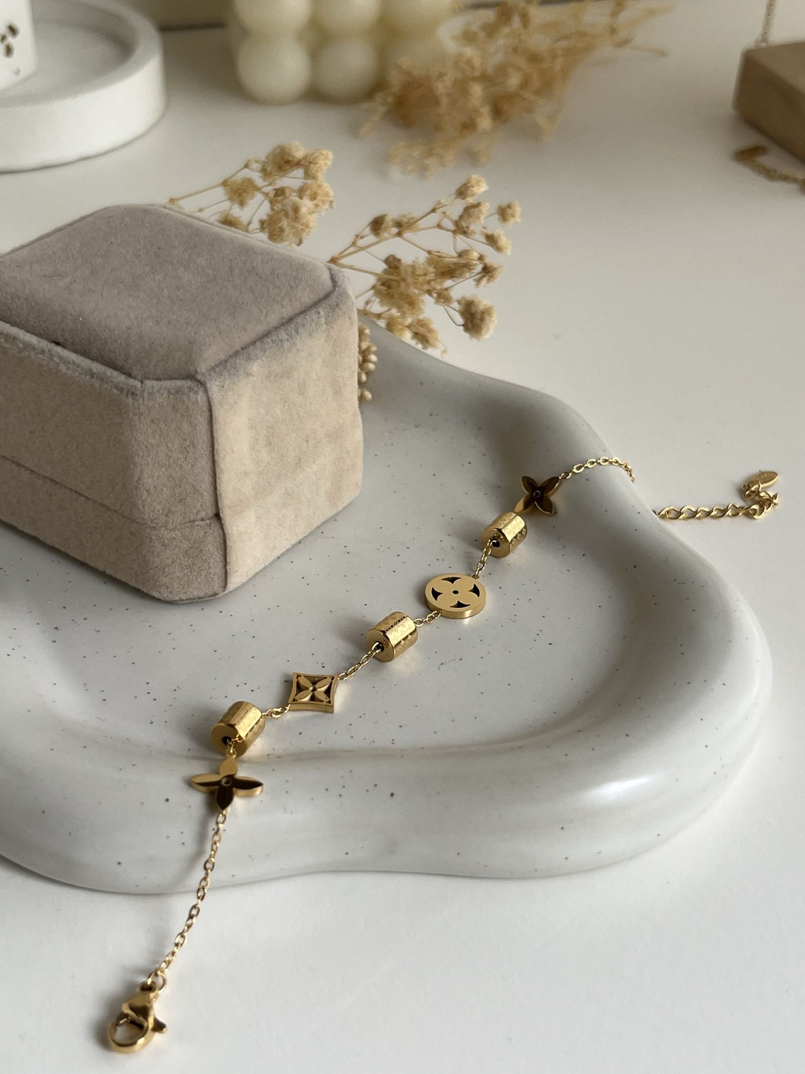 Monvera Motif Chain Bracelet