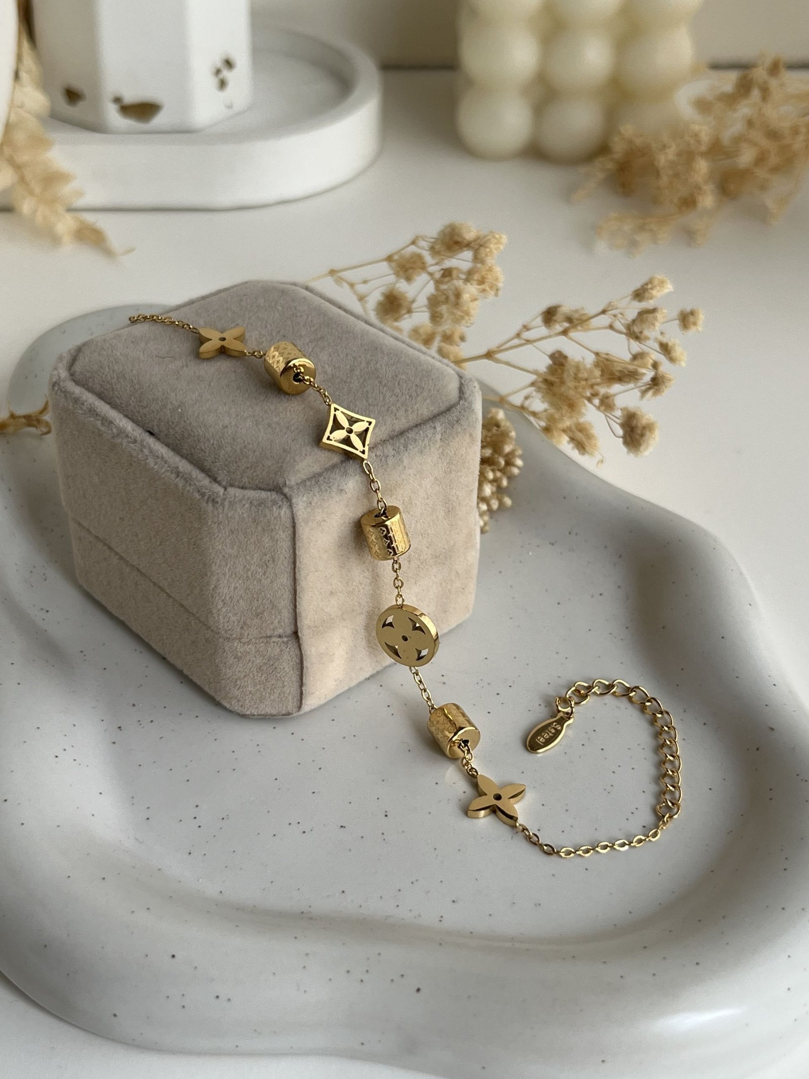 Monvera Motif Chain Bracelet