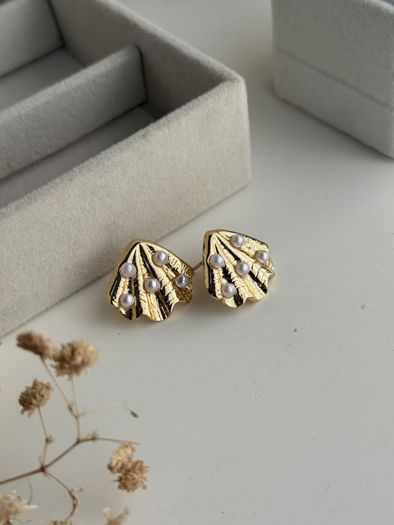 Marina Pearl Shell Stud Earrings