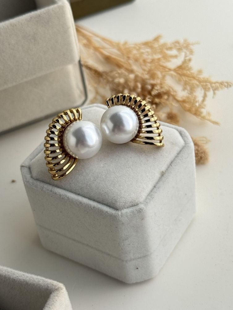 Pearl Flight Vintage Stud Earrings