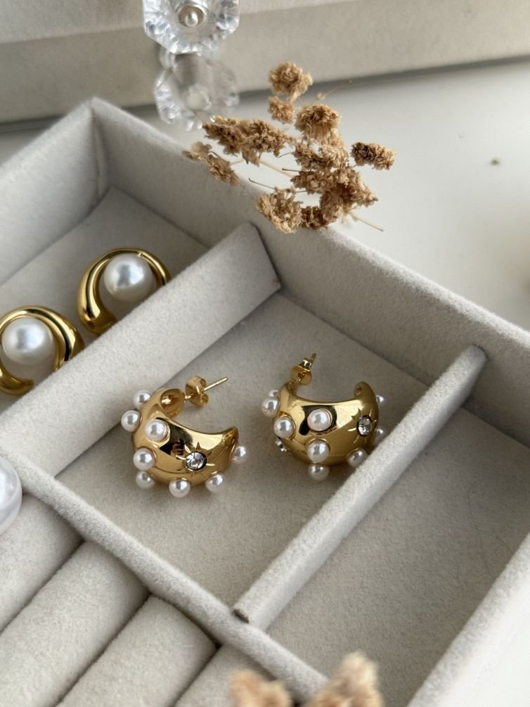 Elna Chubby Pearl Hoop Earrings