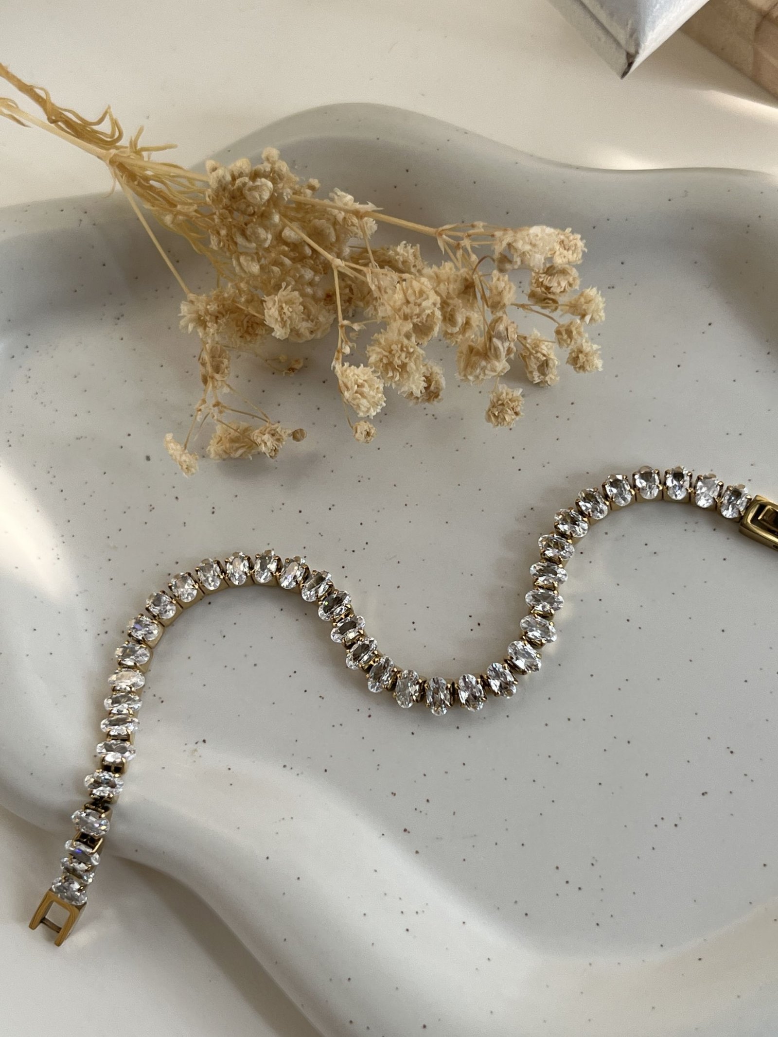 Lunessa Oval Tennis Chain Bracelet