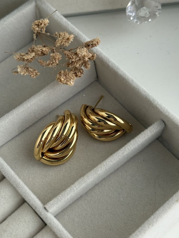 Aureon Wave Ribbed Stud Earrings