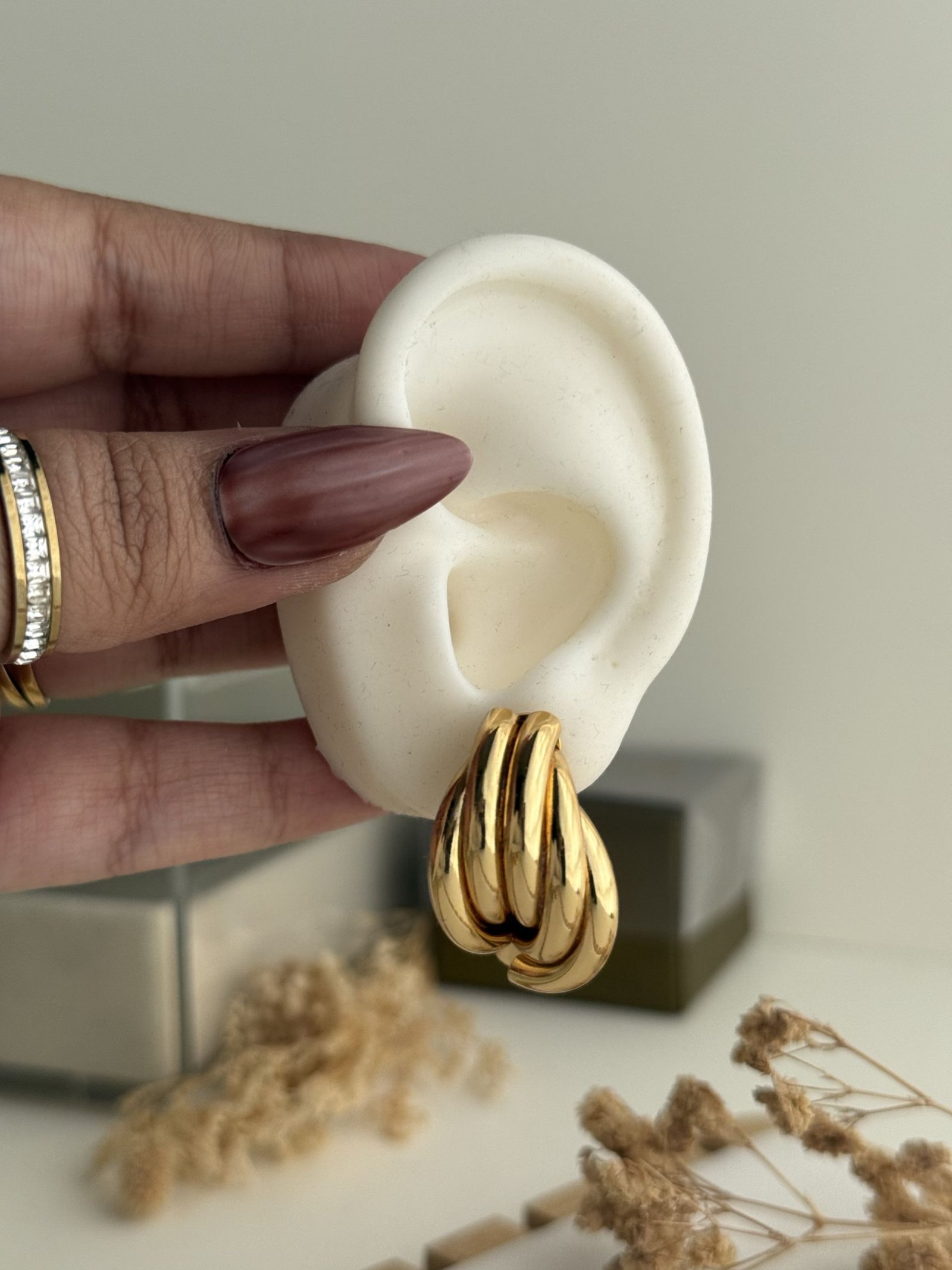 Aureon Wave Ribbed Stud Earrings