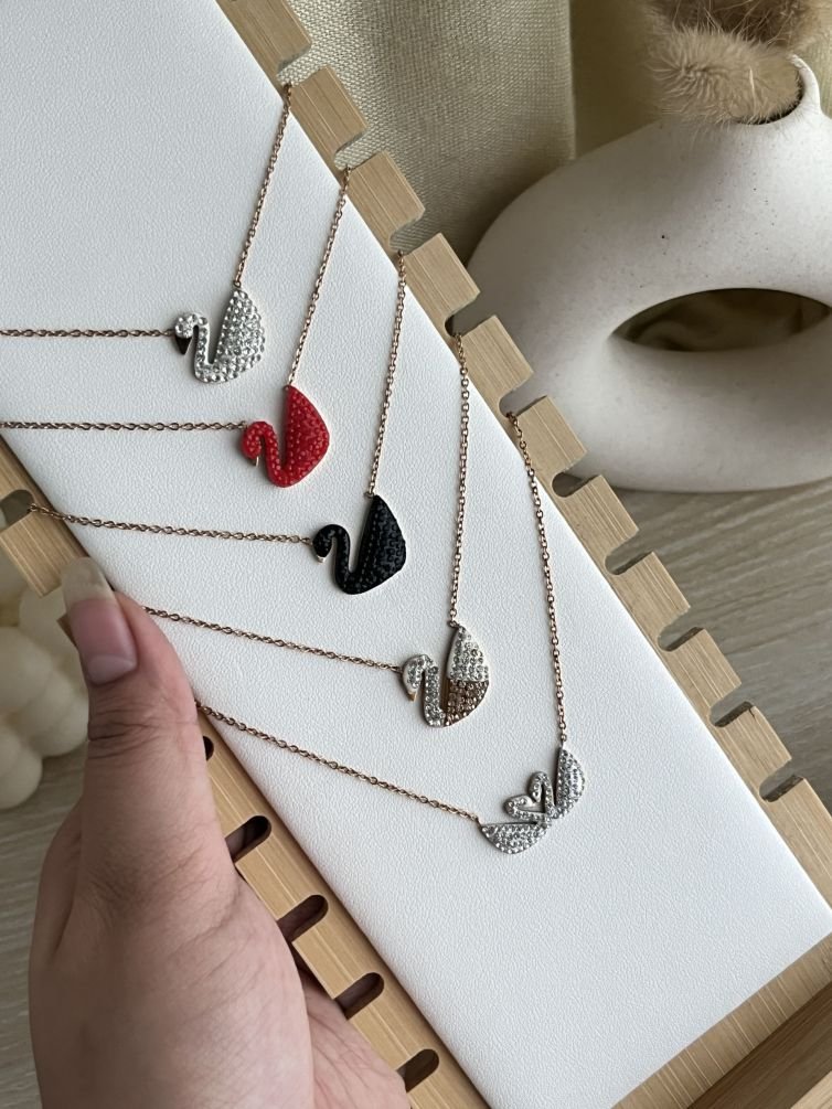 Veloura Swan Pavé Necklace