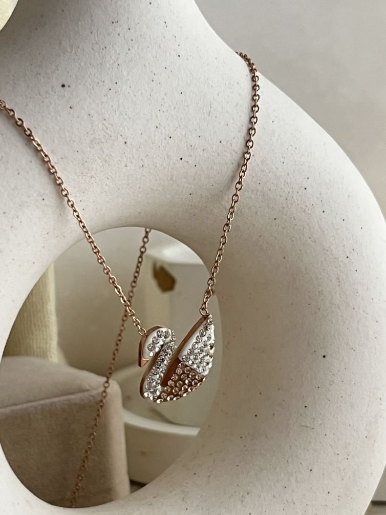 Veloura Swan Pavé Necklace