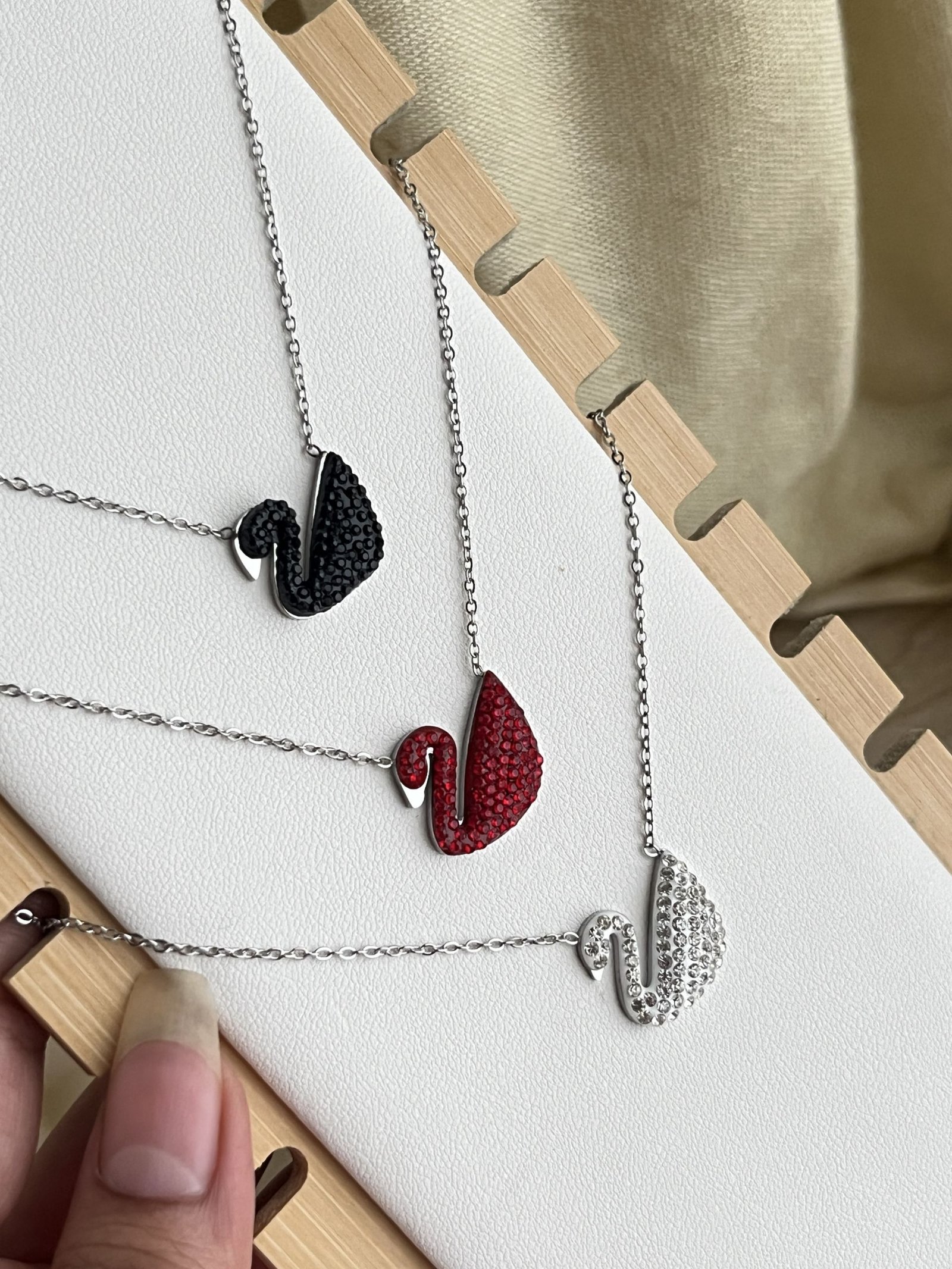 Aurevia Swan Pavé Necklace