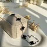 Lunaria Silver Clover Chain Bracelet