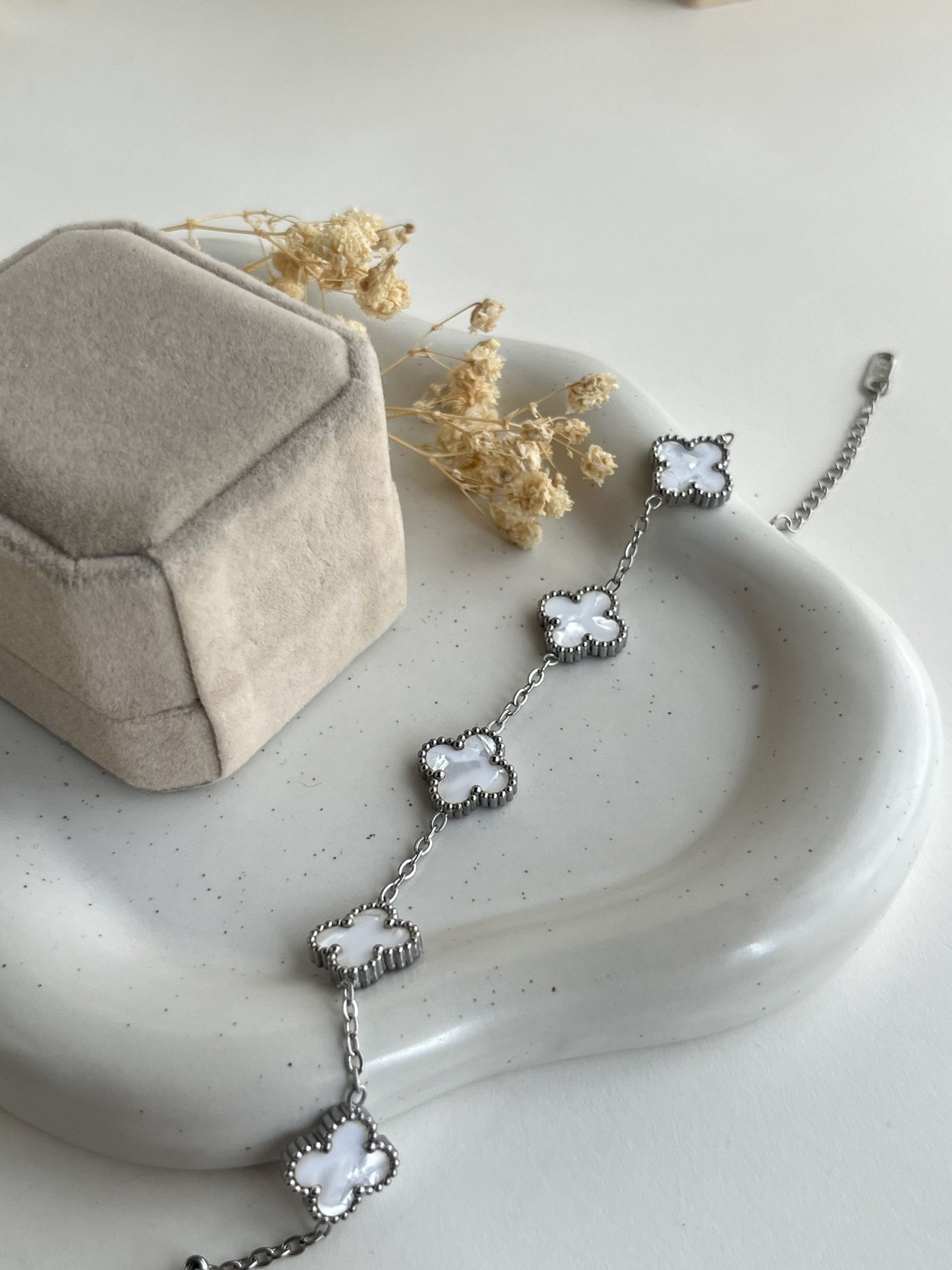 Lunaria Silver Clover Chain Bracelet