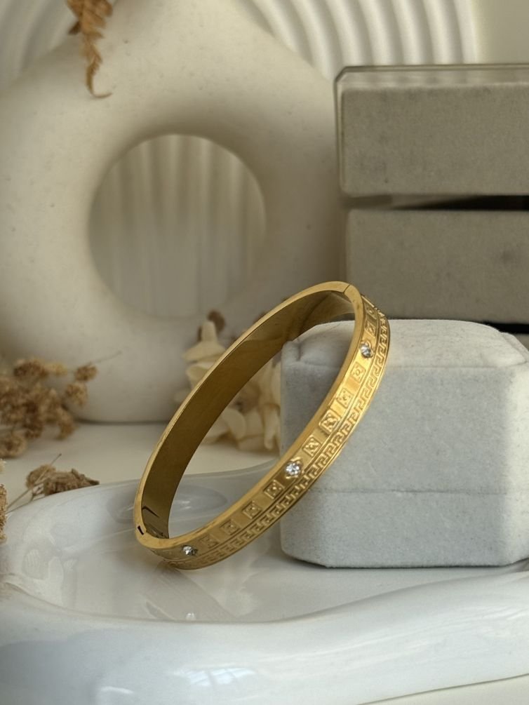 Heléna Clover Key Cuff