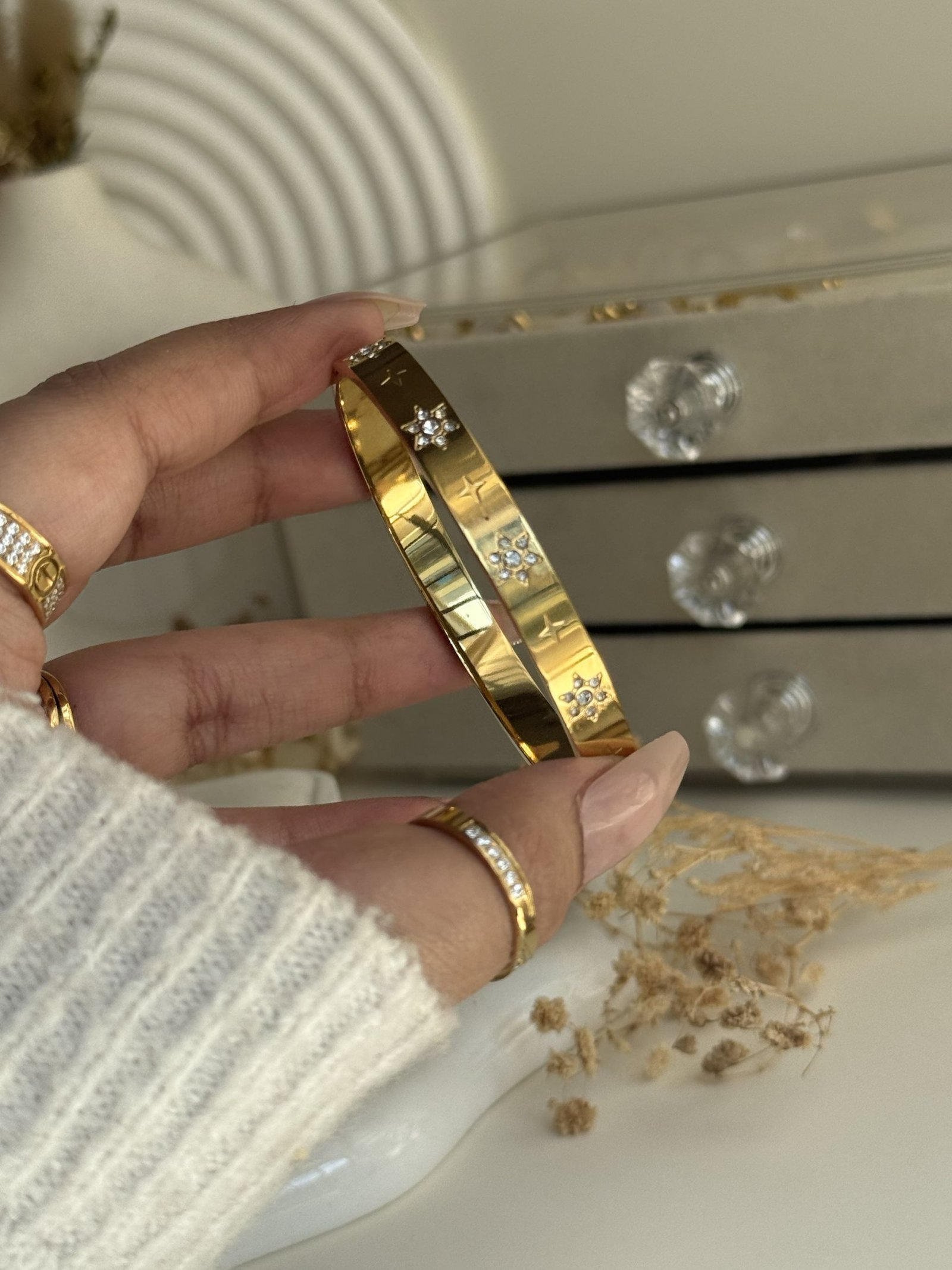 StellΓ©a Spark Cuff