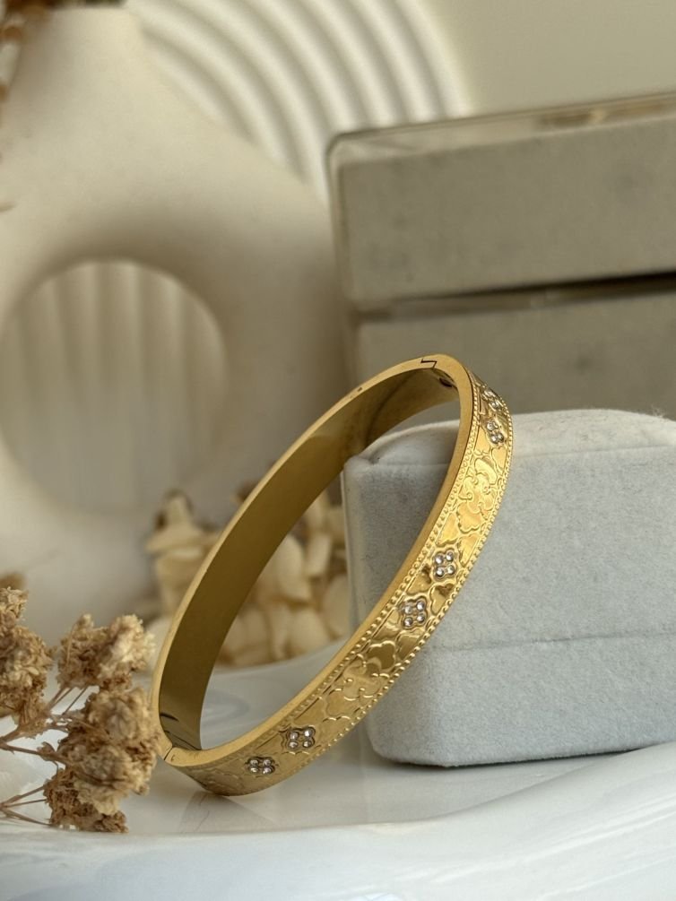 Clavéra Bloom Cuff