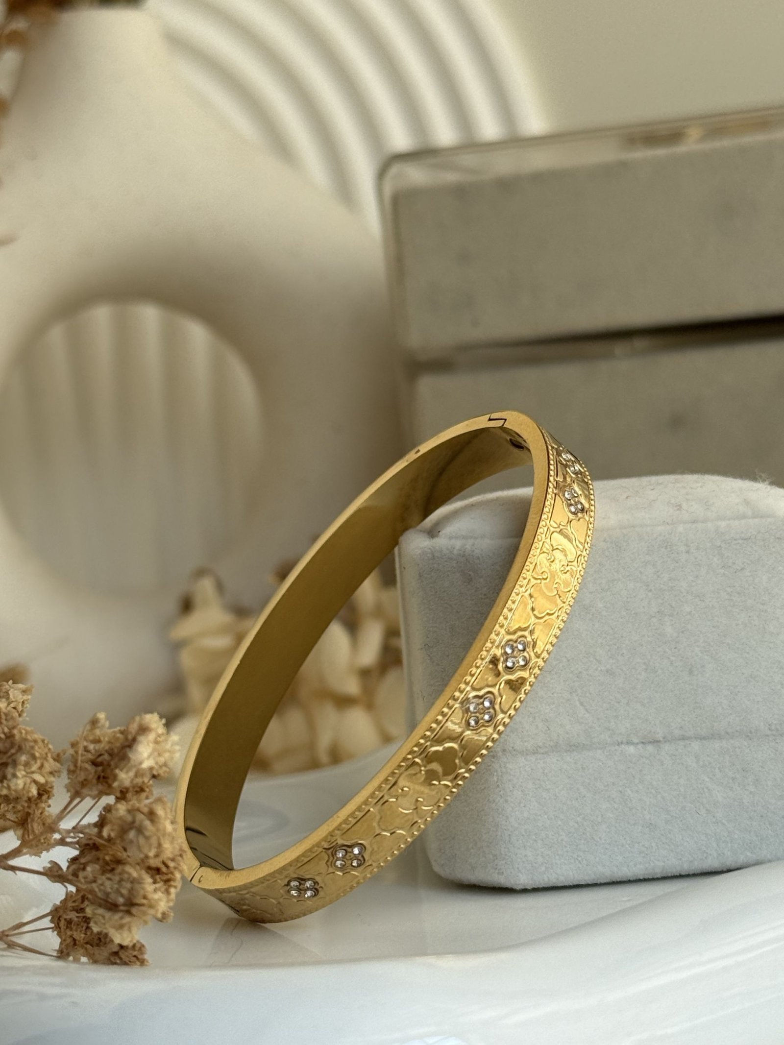 Clavéra Bloom Cuff