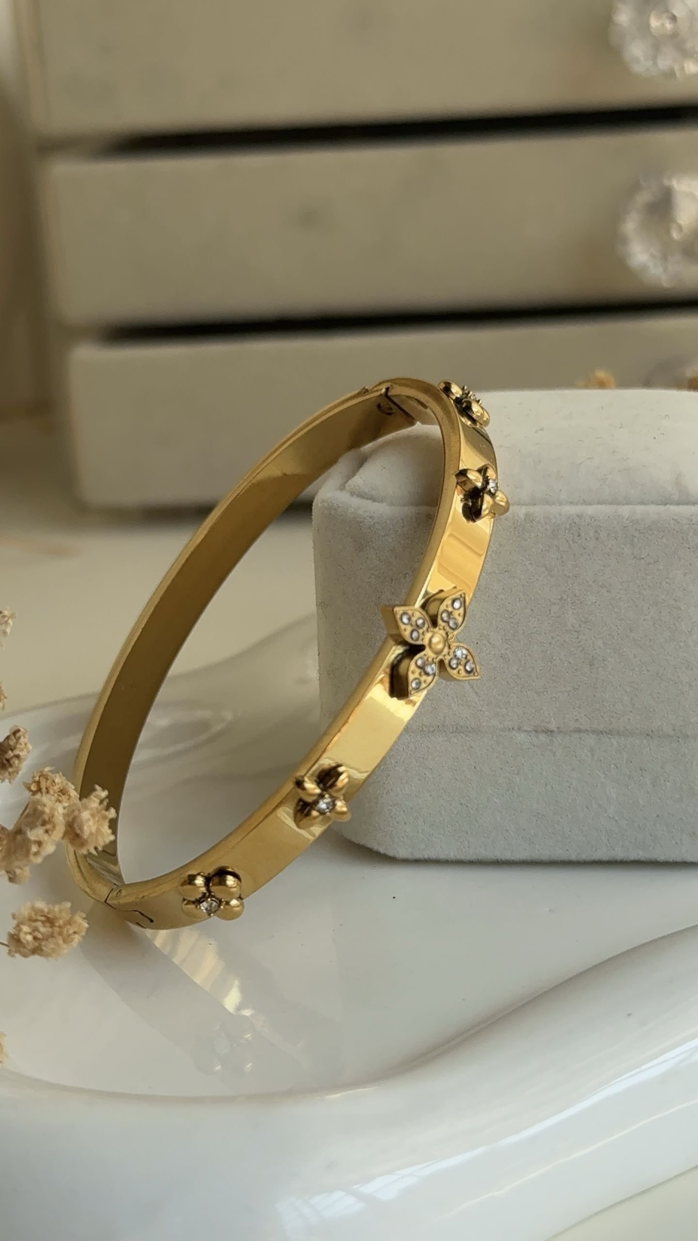 ClovΓ©ra Fleur Cuff