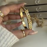 Xévara Crystal Cuff