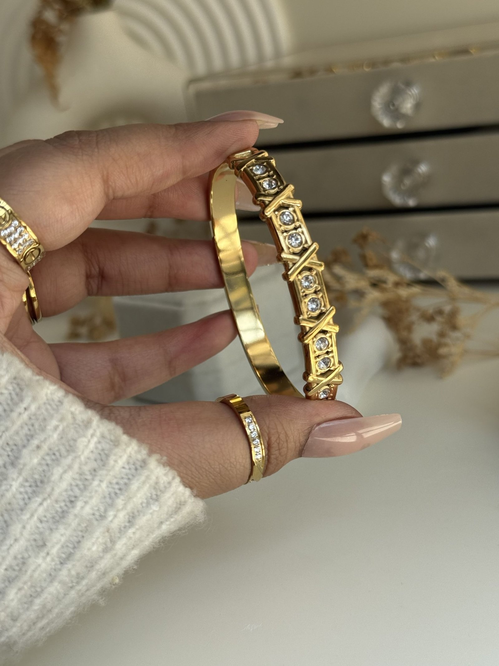 XΓ©vara Crystal Cuff