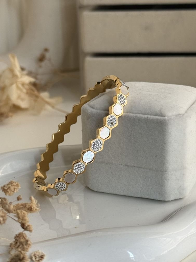 Pearl Hexa Glow Cuff