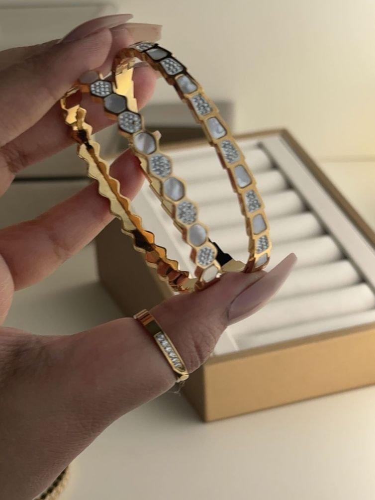Pearl Hexa Glow Cuff
