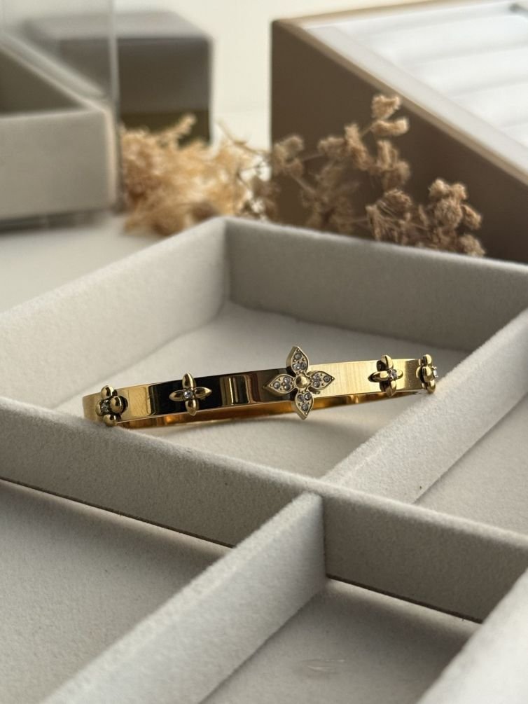 Clovéra Fleur Cuff