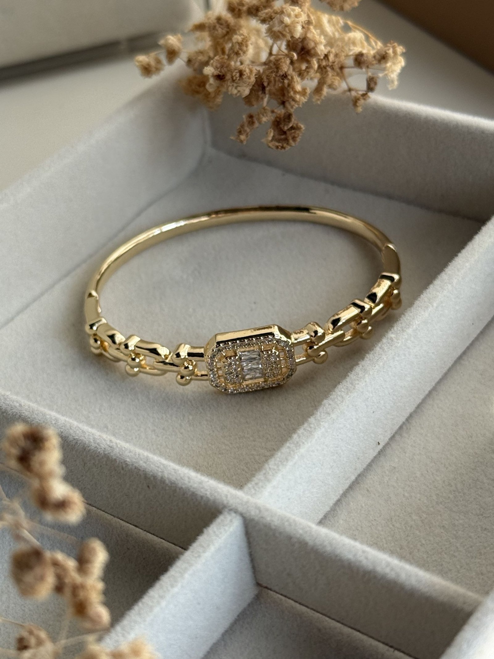 Aureon Link Prism Cuff