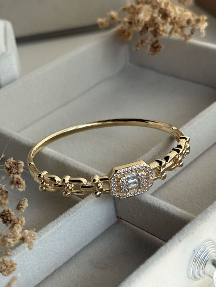 Aureon Link Prism Cuff