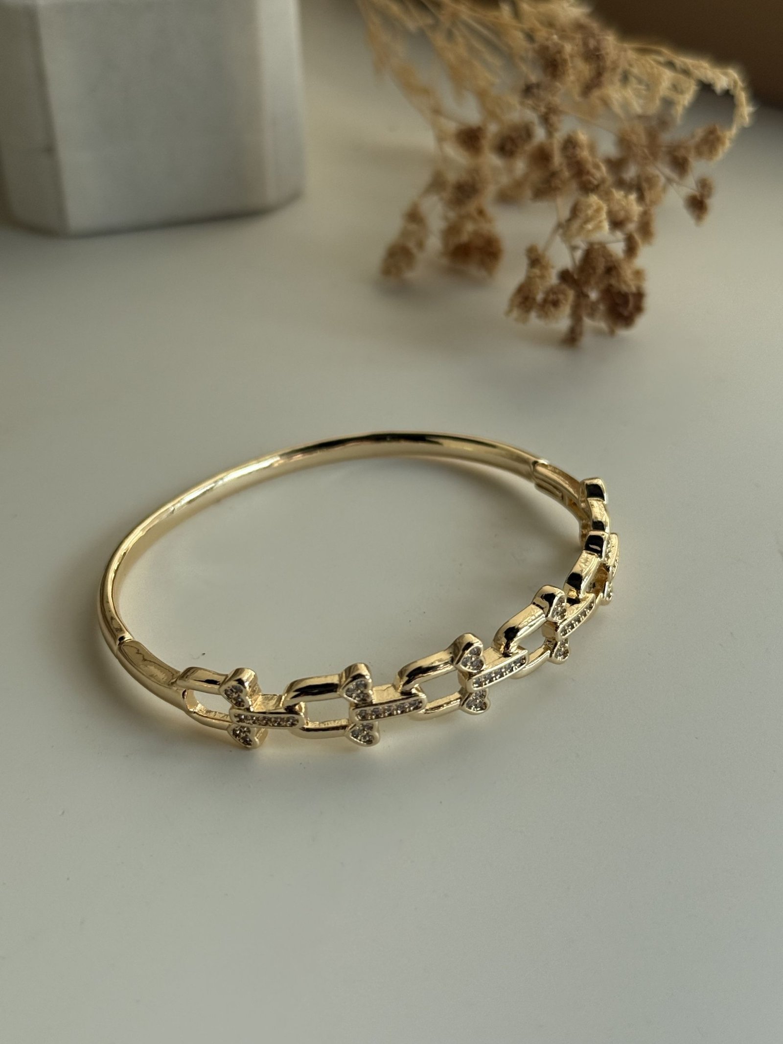 Lumière Link Pavé Cuff